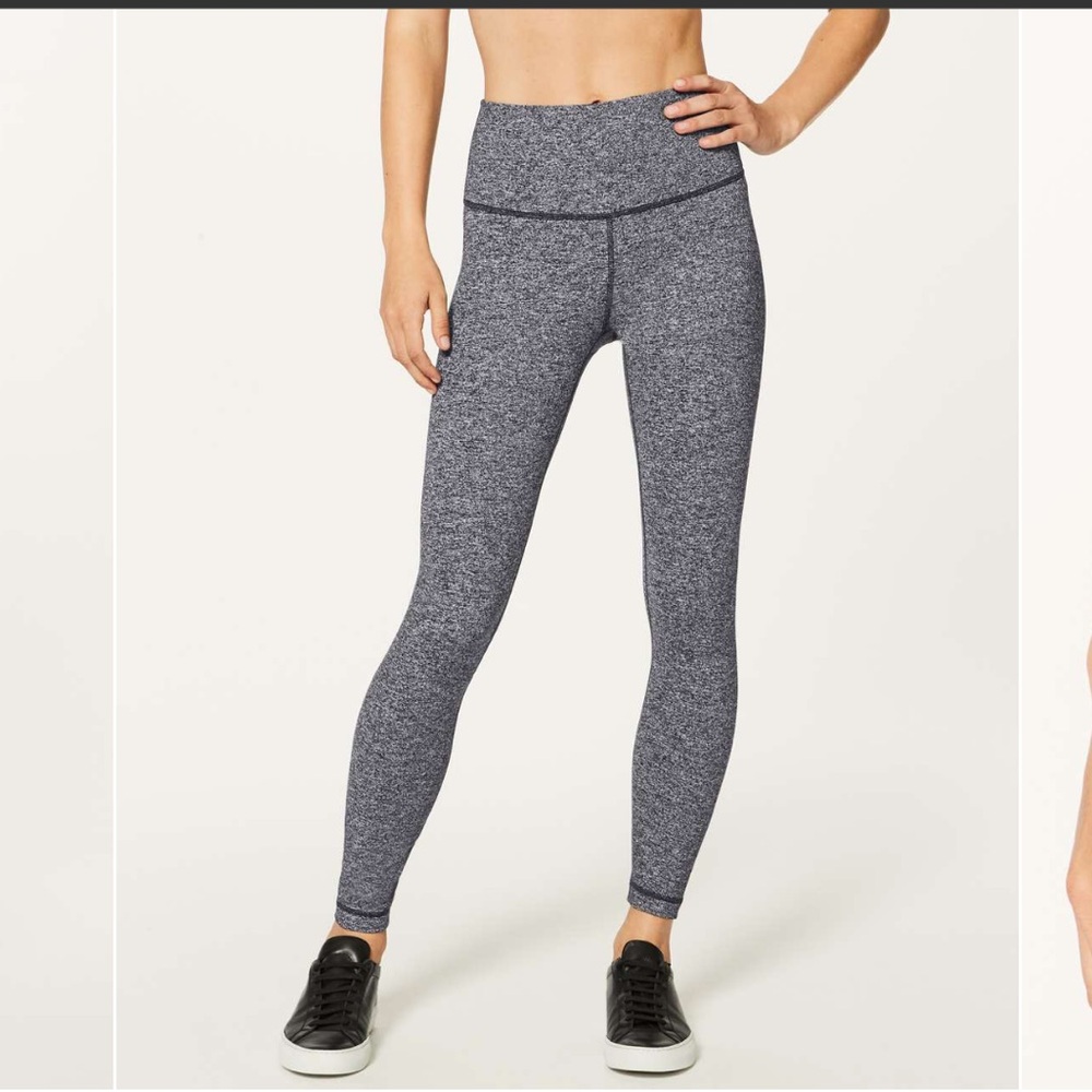 Lululemon Wunder Under Hi-Rise 7/8 Tight *25"
Heathered Black Sz 4